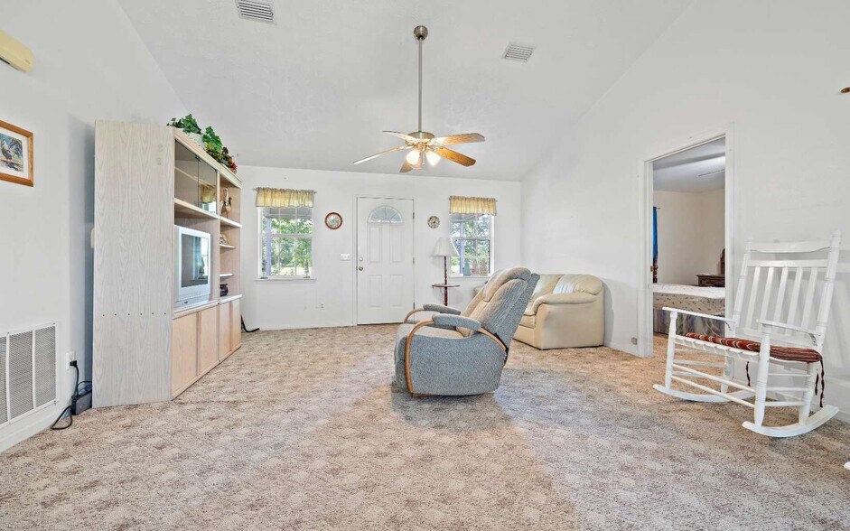 More Photos Of 1083 SW County Road 351, Mayo Land For Sale
