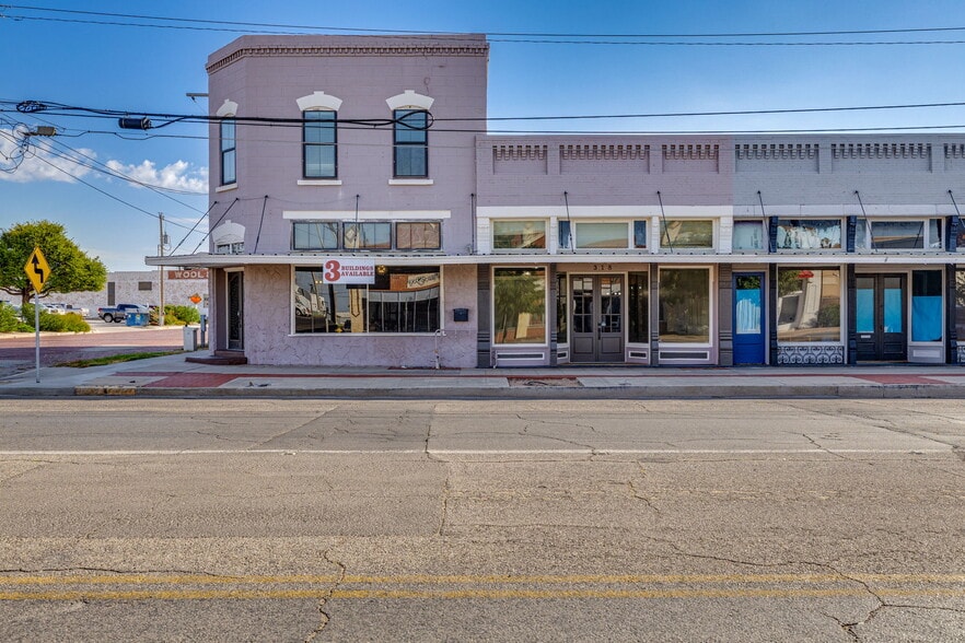 Primary Photo Of 318 N Chadbourne St, San Angelo Storefront For Sale