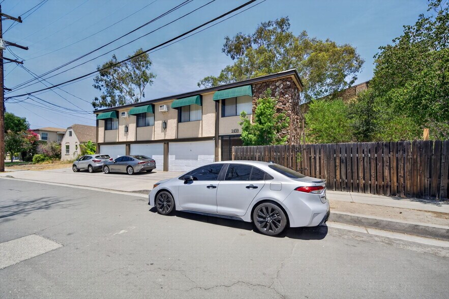 More Photos Of 1459 Stanley Ave, Glendale Apartments For Sale