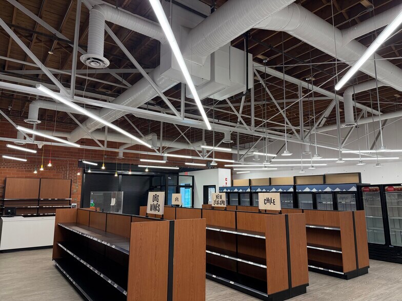 More Photos Of 10930 119 St NW, Edmonton General Retail For Lease