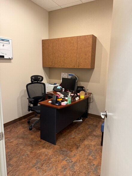 More Photos Of 1214 E Venice Ave, Venice Unknown For Lease