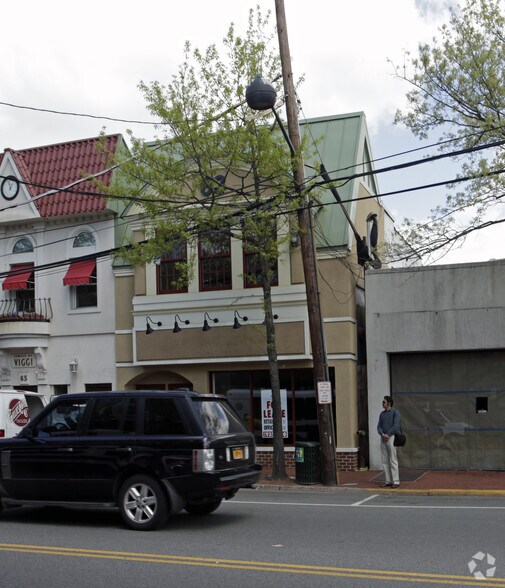 More Photos Of 63 Middle Neck Rd, Great Neck Storefront Retail Office For Lease