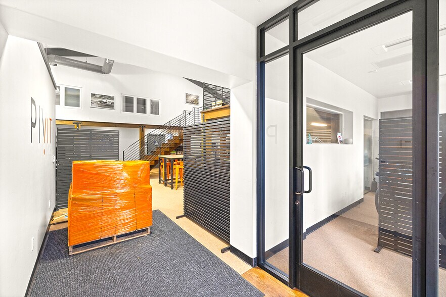 More Photos Of 826 De La Vina St, Santa Barbara Storefront For Lease