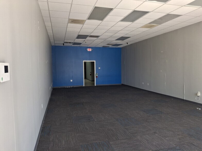 More Photos Of 10208 Beechnut St, Houston Unknown For Lease