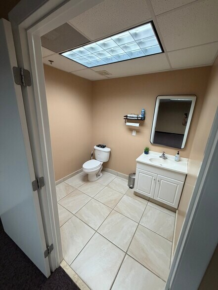 More Photos Of 6973 Highway Ave, Jacksonville Light Distribution For Lease