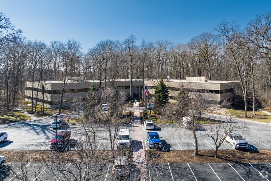 More Photos Of 1695 Indian Wood Cir, Maumee Medical For Lease