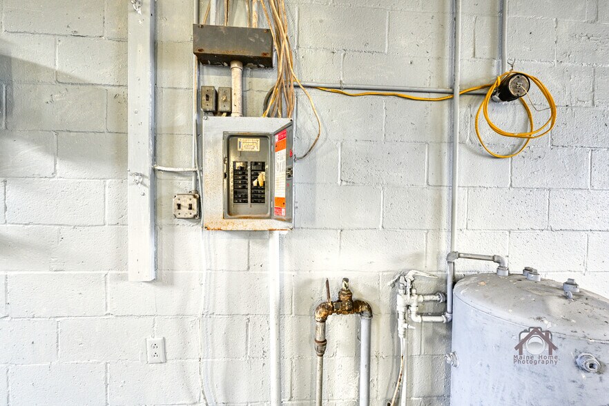 More Photos Of 74 Route 133, Winthrop Flex For Sale