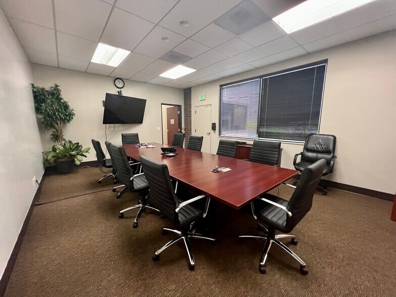 More Photos Of 25115 SW Parkway Ave, Wilsonville Office For Lease