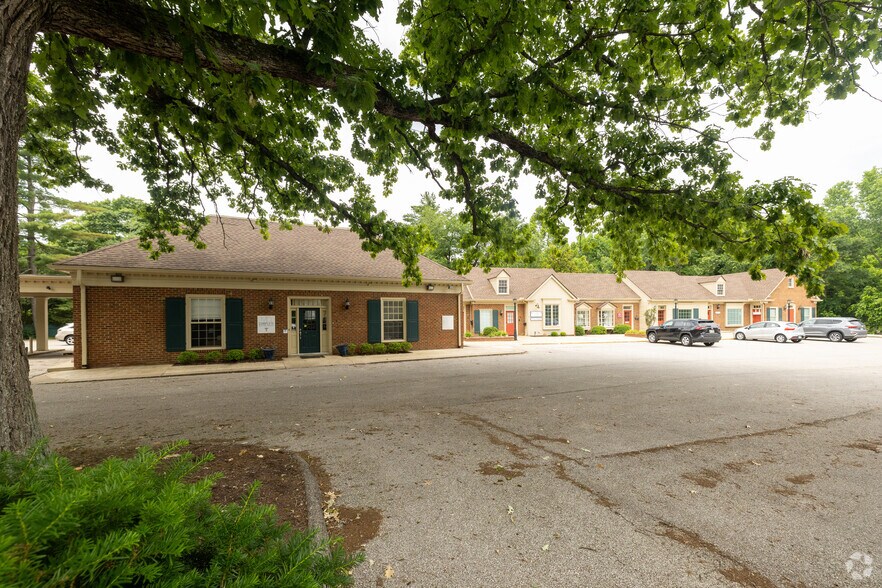 More Photos Of 614 Wooster Pike, Terrace Park Storefront Retail Office For Lease