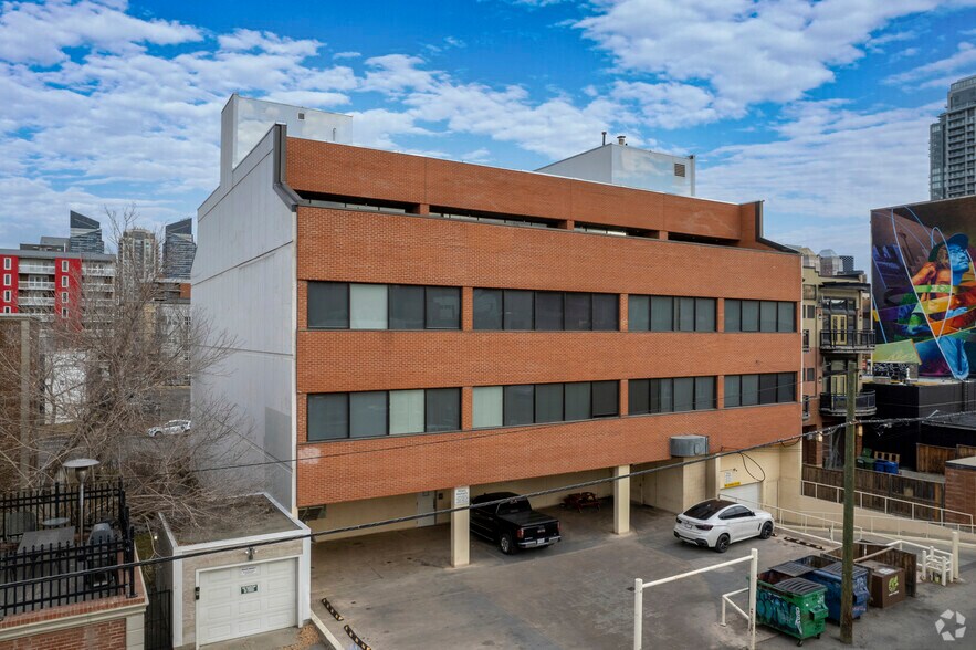 More Photos Of 1109 17th Ave SW, Calgary Office For Lease