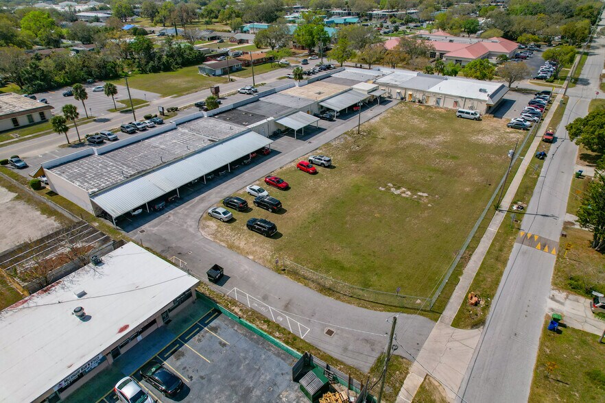 More Photos Of 567 Avenue K SE, Winter Haven Office For Sale