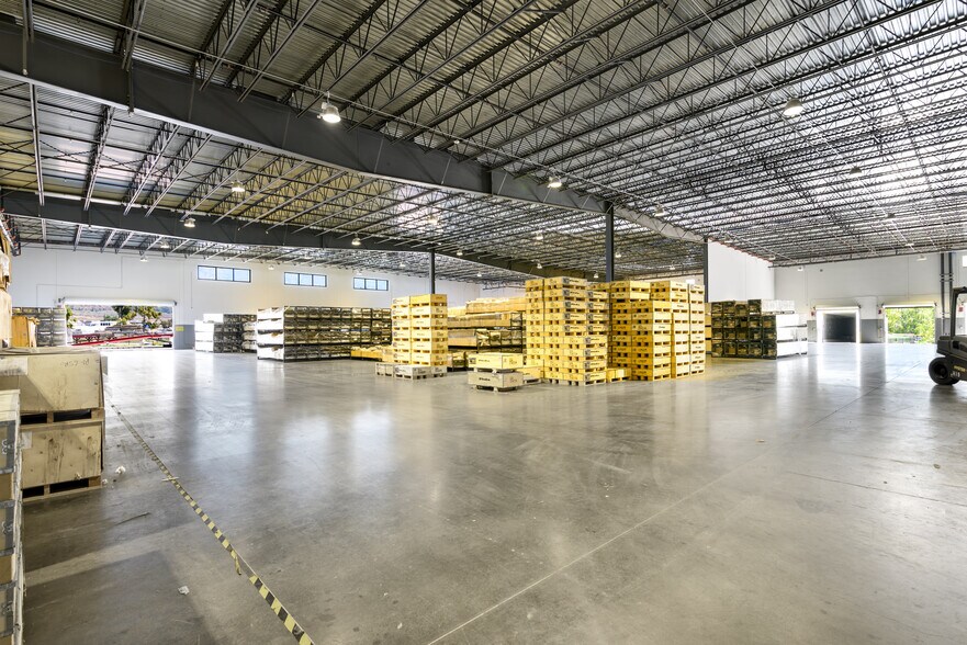 More Photos Of 1755 E Lemonwood Dr, Santa Paula Distribution For Sale