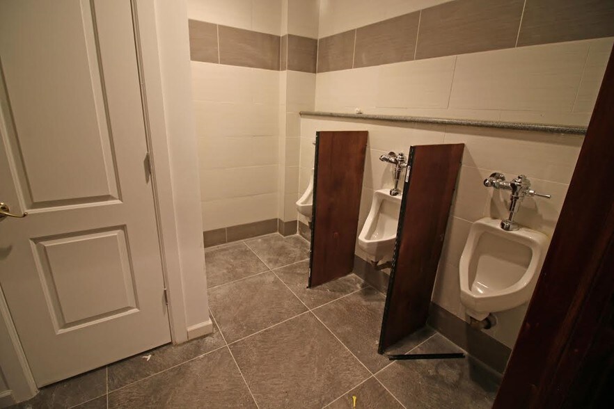 More Photos Of 171 Lincoln Ave, Bronx Manufacturing For Sale