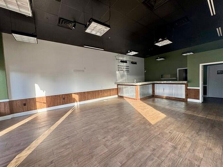 More Photos Of 1705 E Del Mar, Laredo Freestanding For Lease