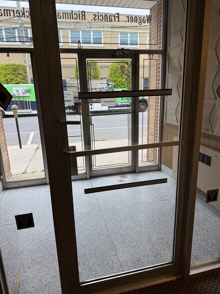 More Photos Of 66 S Tyson Ave, Floral Park Office For Sale