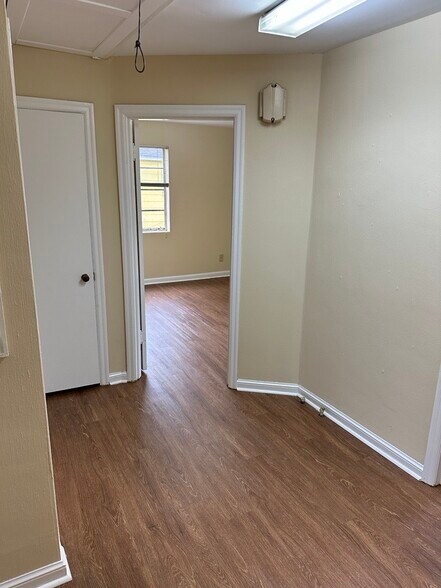 More Photos Of 702 Baldwin Dr, Albany Storefront For Lease