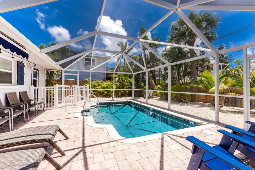 More Photos Of 1130 Gulf Blvd, Englewood Apartments For Sale