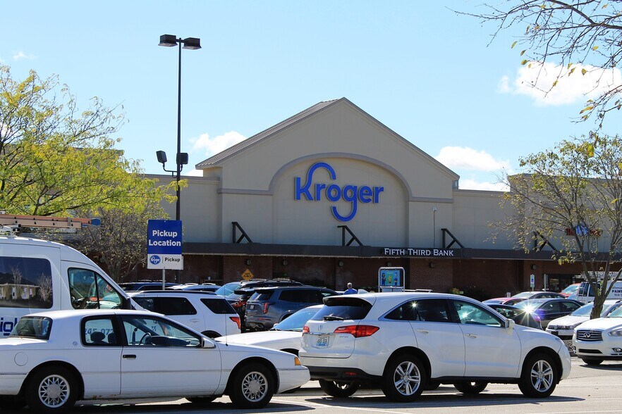 More Photos Of 12410-12492 LaGrange Rd, Louisville Unknown For Lease