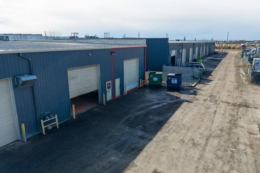 More Photos Of 10 Wrangler Pl, Rocky View C Warehouse For Lease