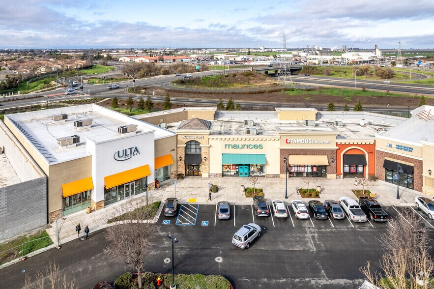 More Photos Of 2185 Bronze Star Dr, Woodland Unknown For Lease