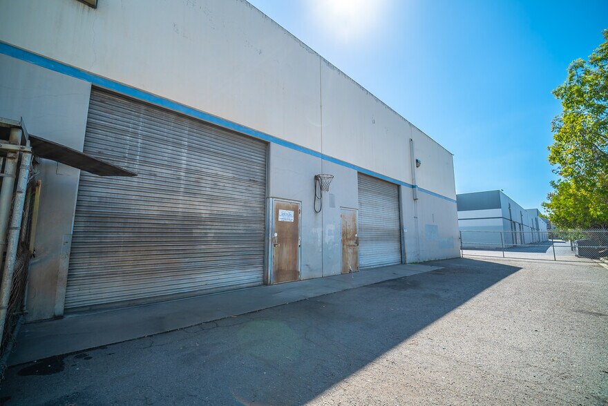 More Photos Of 177 Newport Dr, San Marcos Manufacturing For Sale