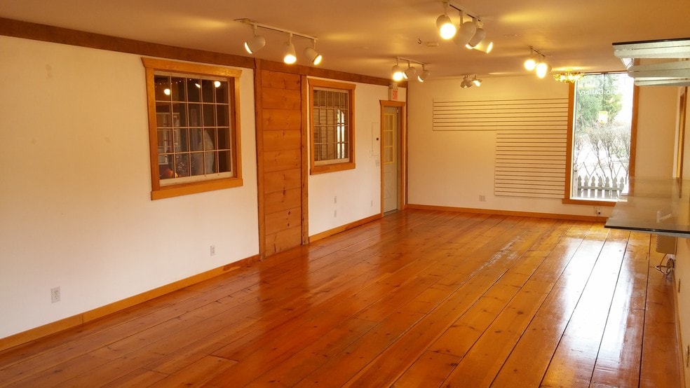 More Photos Of 4010 W Skippack Pike, Skippack Freestanding For Lease