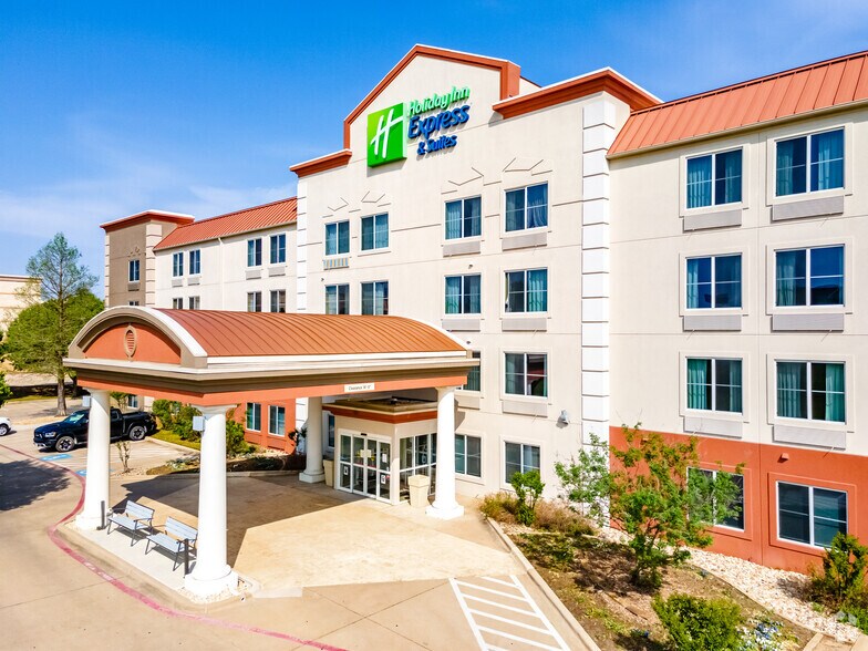 More Photos Of 780 E Vista Ridge Mall Dr, Lewisville Hotel For Sale