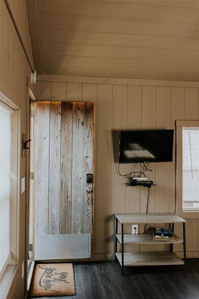 More Photos Of 896 Wilderness Rd, Mammoth Cave All Leisure For Sale