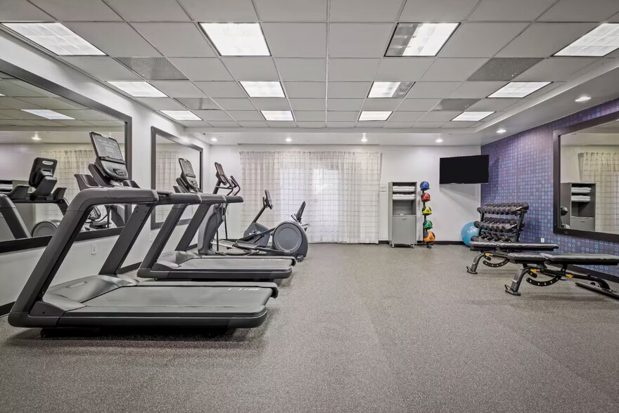 More Photos Of 8730 NW 27th St, Miami Hotel For Sale