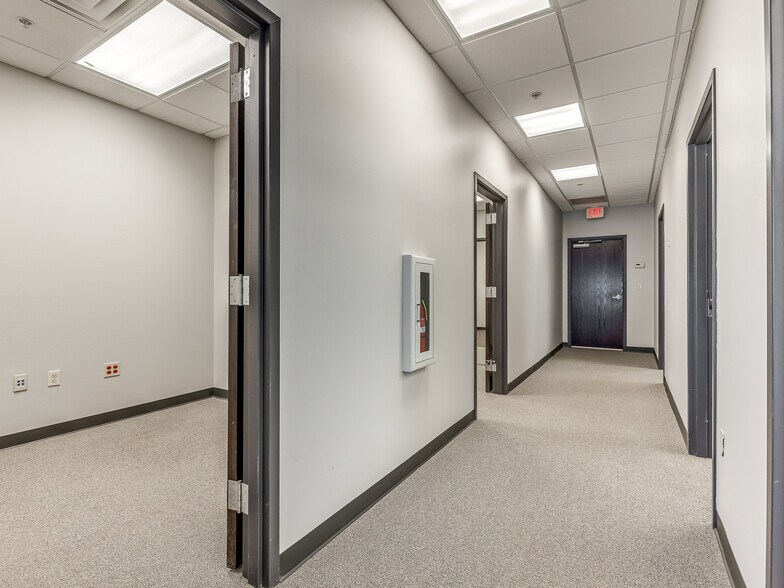 More Photos Of 3101 W Tecumseh Rd, Norman Office For Lease