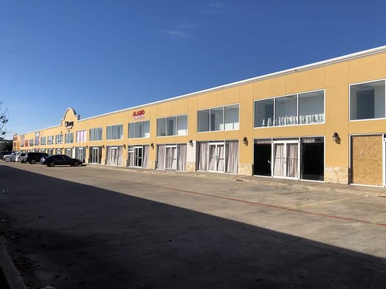 More Photos Of 11456 Harry Hines Blvd, Dallas Freestanding For Sale