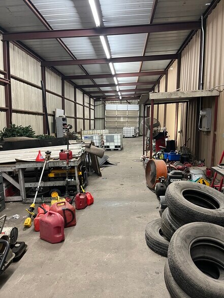 More Photos Of 702 Overhead Dr, Oklahoma City Warehouse For Sale