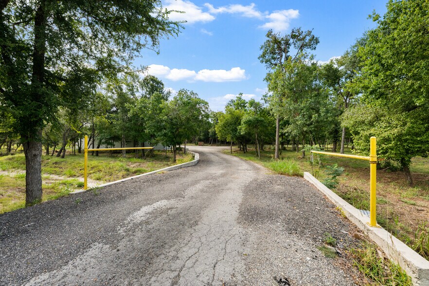 More Photos Of 301 Dews Rd, Leander Industrial For Sale