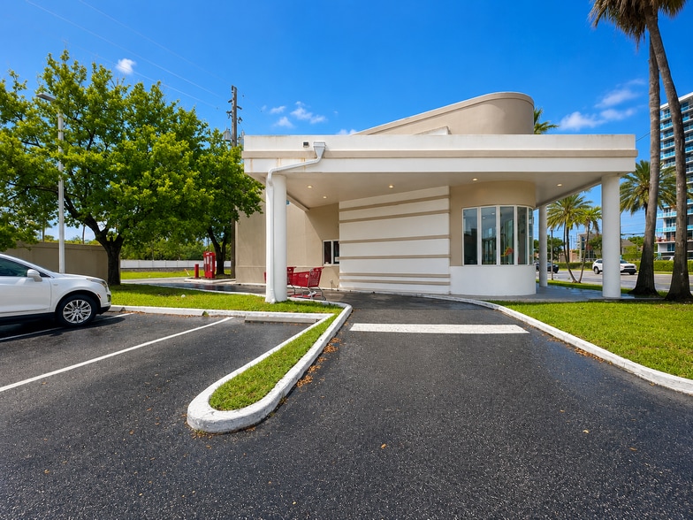 More Photos Of 13750 Biscayne Blvd, North Miami Beach Unknown For Lease