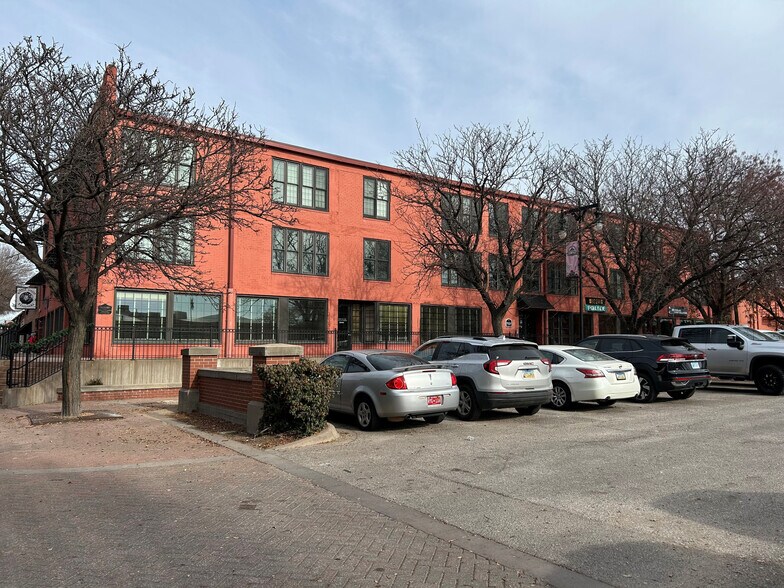 More Photos Of 230 N Mosley St, Wichita Apartments For Lease