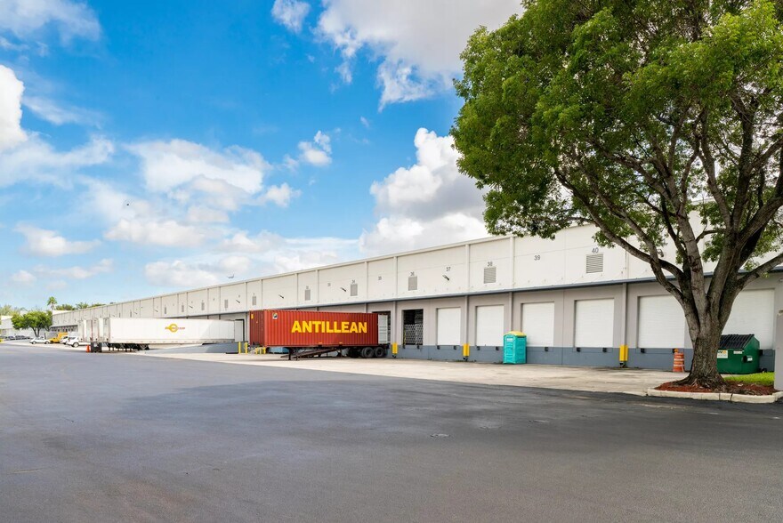 More Photos Of 10000 NW 17th St, Miami Warehouse For Lease