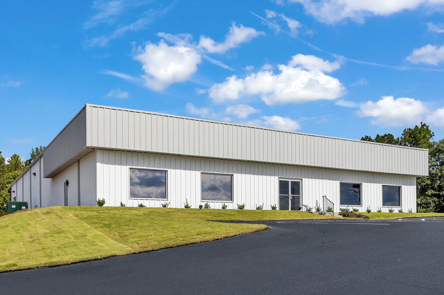 More Photos Of 1982 Us-1, Graniteville Showroom For Sale