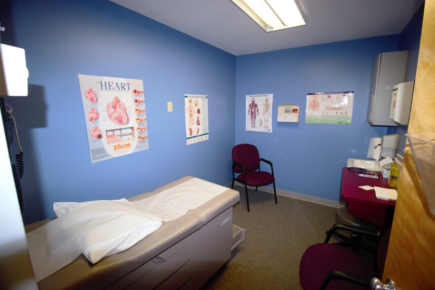 More Photos Of 2211 Lyell Ave, Rochester Medical For Lease