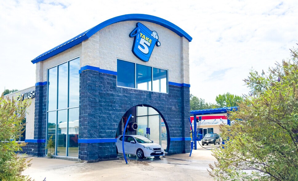 More Photos Of 330 N Spur 63, Longview Carwash For Sale