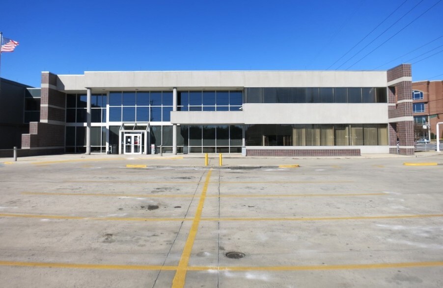 More Photos Of 800 Broad St, Rome Office For Sale