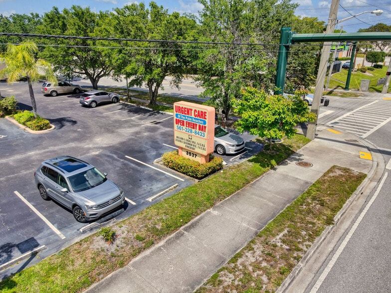 More Photos Of 3537 Forest Hill Blvd, West Palm Beach Medical For Lease