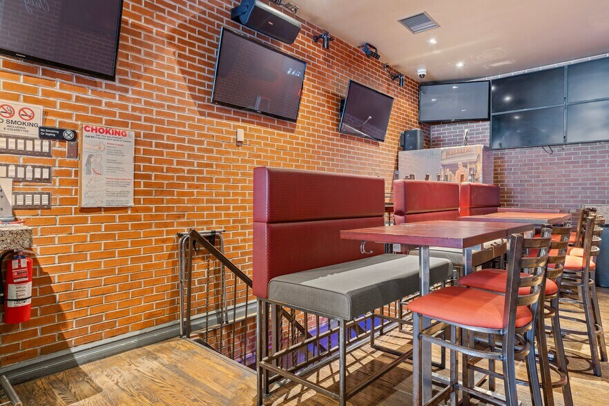 More Photos Of 3216 Steinway St, Astoria General Retail For Lease