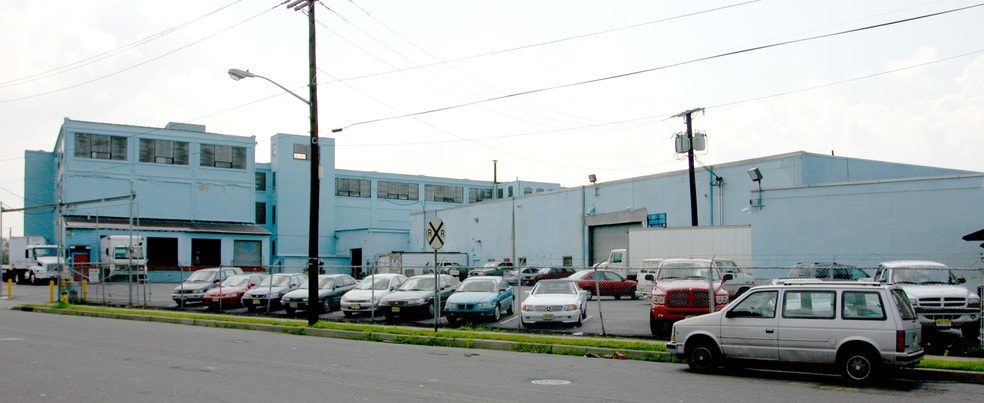 More Photos Of 1-29 Lister Ave, Newark Warehouse For Lease