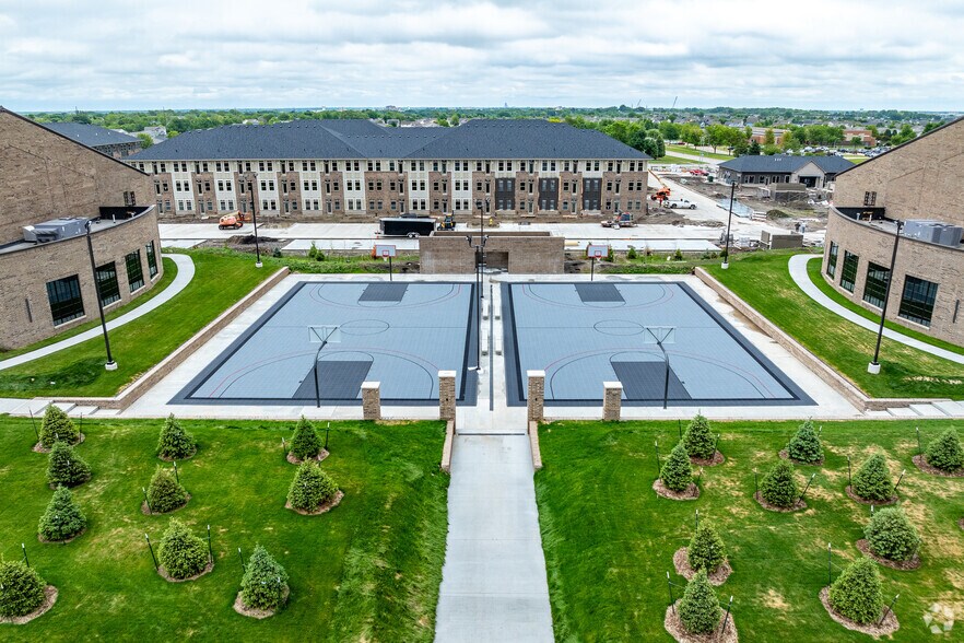 More Photos Of 2045 SE Glacier Trail, Waukee Sports And Entertainment For Sale