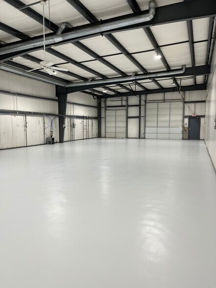 More Photos Of 735 Branch Dr, Alpharetta Flex For Lease