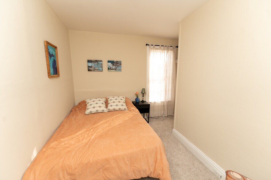 More Photos Of 218 S Washington St, Mt Pleasant Office For Sale