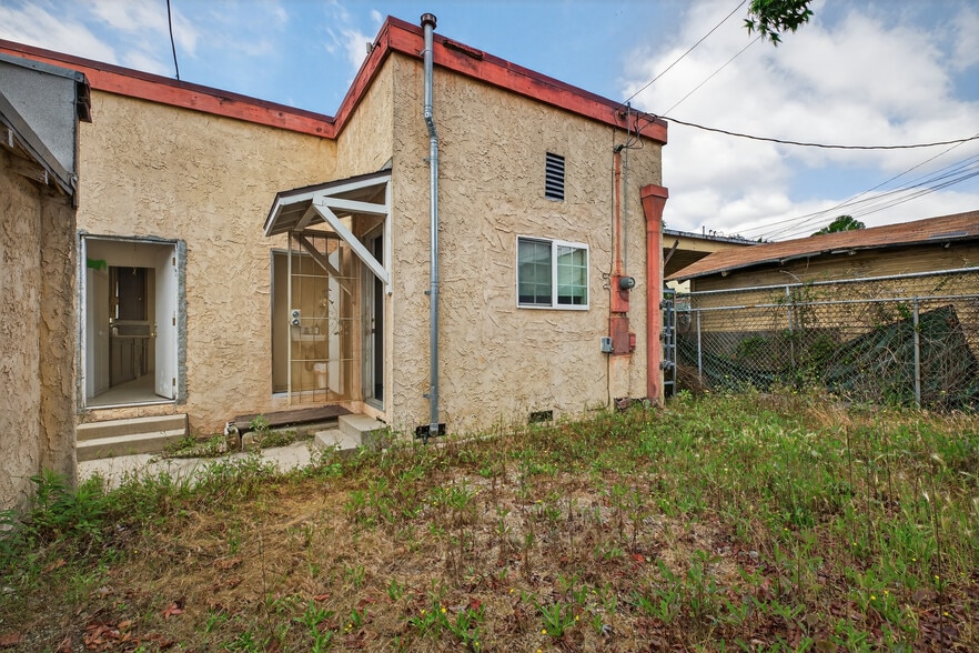 More Photos Of 4160 Verdugo Rd, Los Angeles Office For Lease