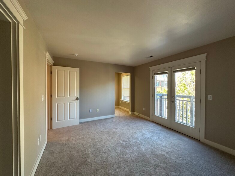 More Photos Of 1465-1495 NE Village St, Fairview Storefront Retail Residential For Sale