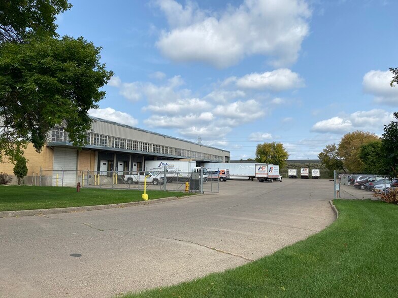 More Photos Of 63 St. Anthony Pky, Minneapolis Warehouse For Sale