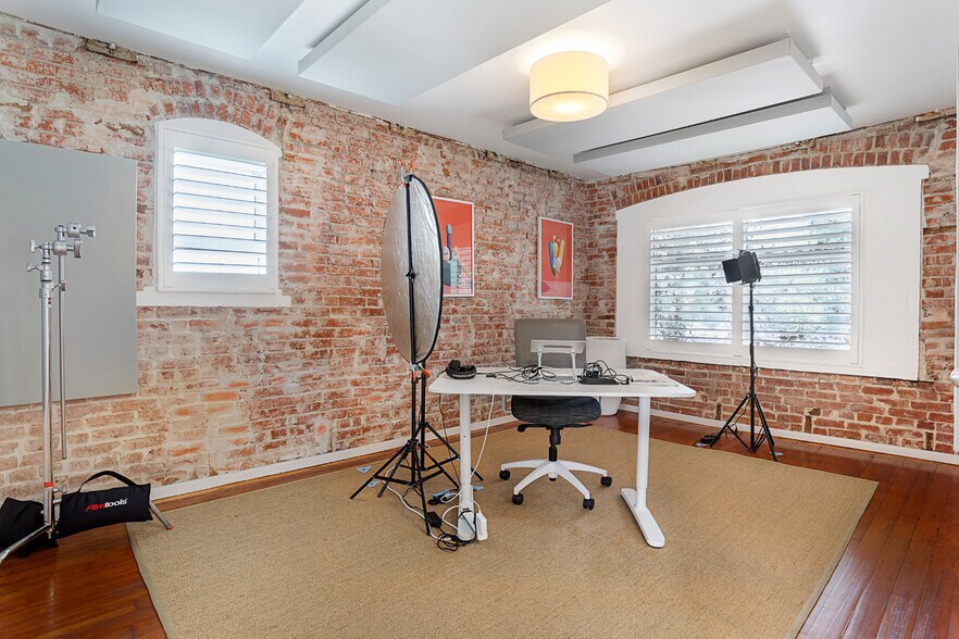 More Photos Of 1322 Innes Pl, Venice Office Residential For Sale
